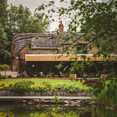 Moddershall Oaks sits on the water’s edge and is surrounded by acres of Staffordshire countryside