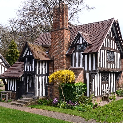 Exchange vows at Selly Manor in Bournville