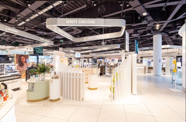 Selfridges Birmingham Beauty Concierge counter